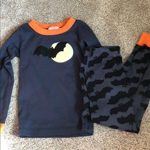 Hanna Andersson bat pajamas